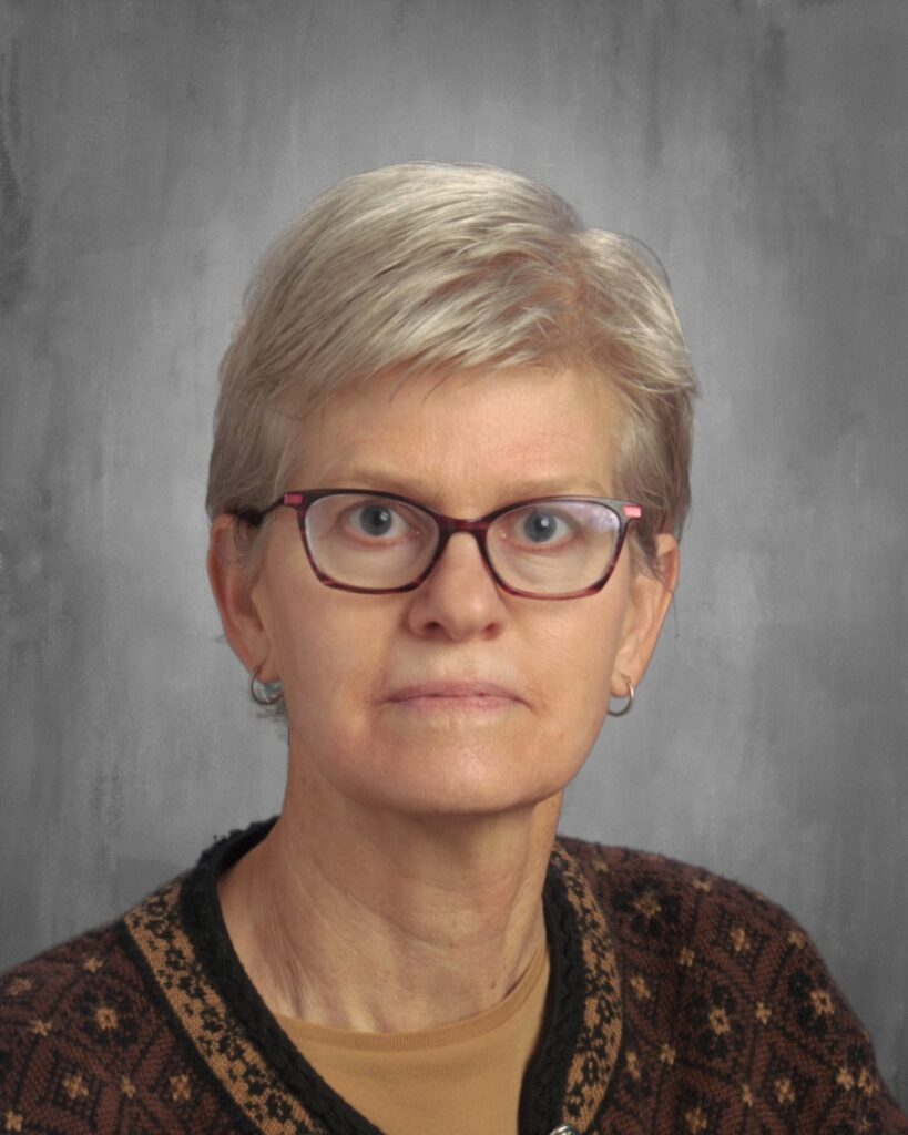 Shelly Dietzman : History teacher